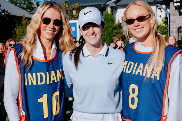 Lexie Hull &#038; Sophie Cunningham