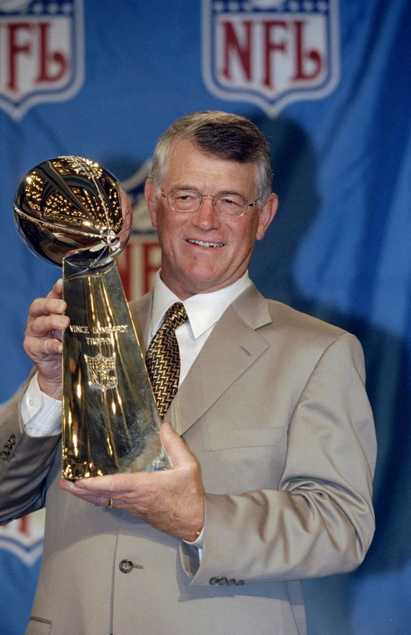 NFL Legend and Super Bowl Winning Player and HC Dan Reeves Passes Away ...