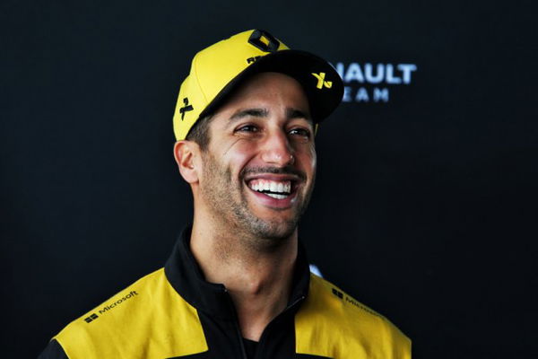 Daniel Ricciardo: Salary, Bonuses and Benefits for 2019's Renault F1 ...