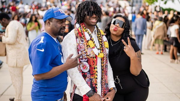 Deonte Banks with his parents