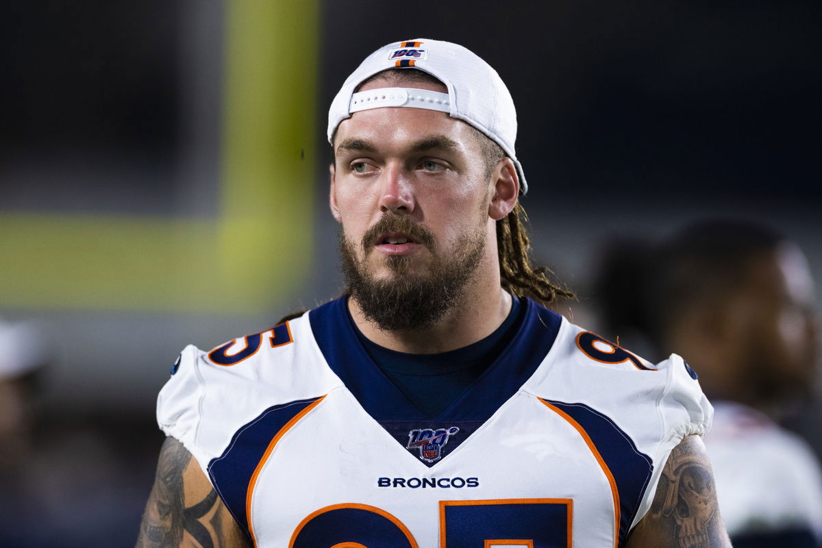“RIP”: Broncos Super Bowl Champs Mourn Tragic Loss in Denver Legend Derek Wolfe’s Family