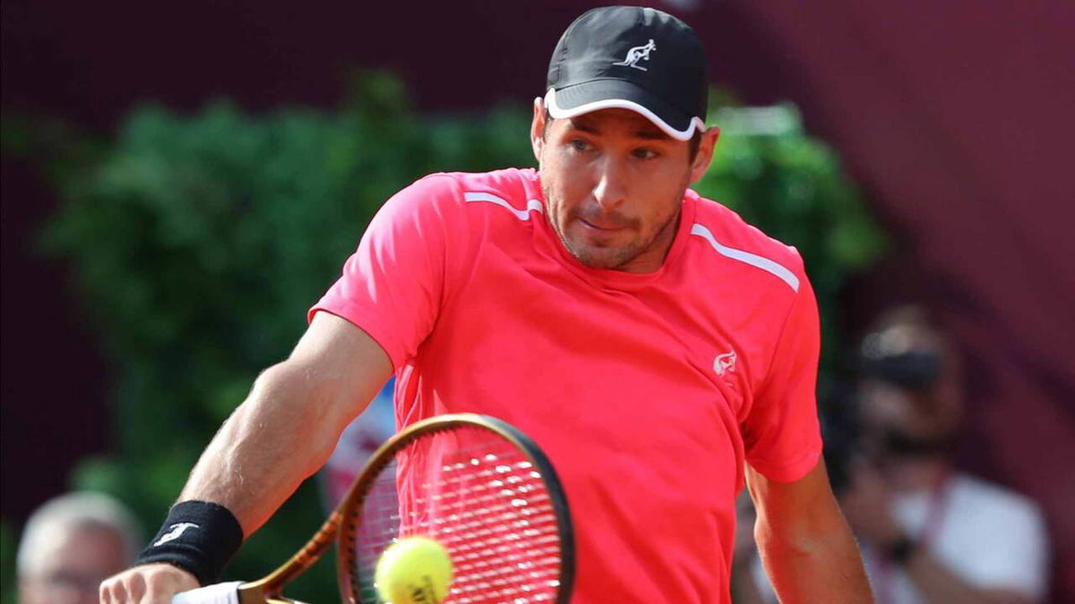 Sabalenka Issues Blunt Response to Her Kissing Gesture and Rival’s Snub