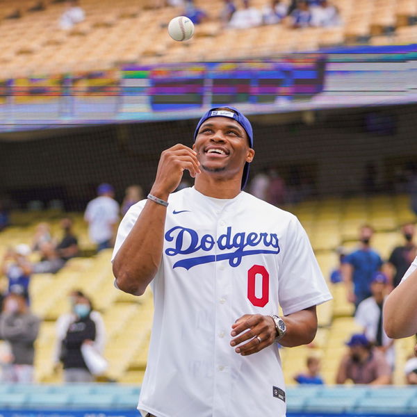 Kobe showing his Dodger support and love!