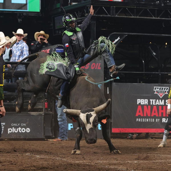 Ezekiel Mitchell bull riding