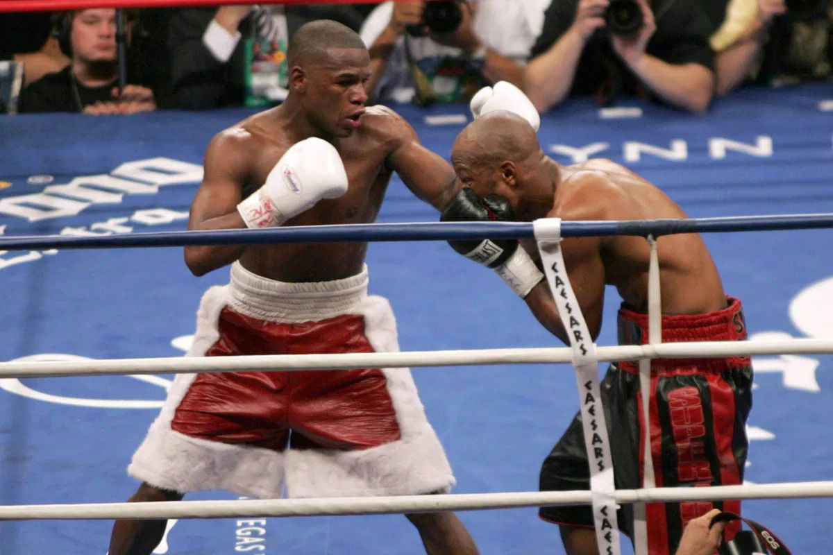 Zab Judah Sheds Light on Why Floyd Mayweather Wasn’t Disqualified Despite Multiple Violations