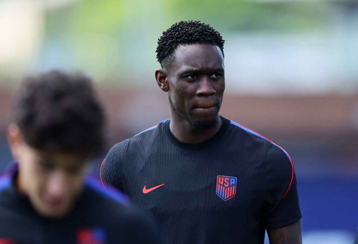 “They Don’t Deserve to Win”: Former NFL QB Rips ‘Weak’ Soccer Team After USMNT & Folarin Balogun Granted Relief