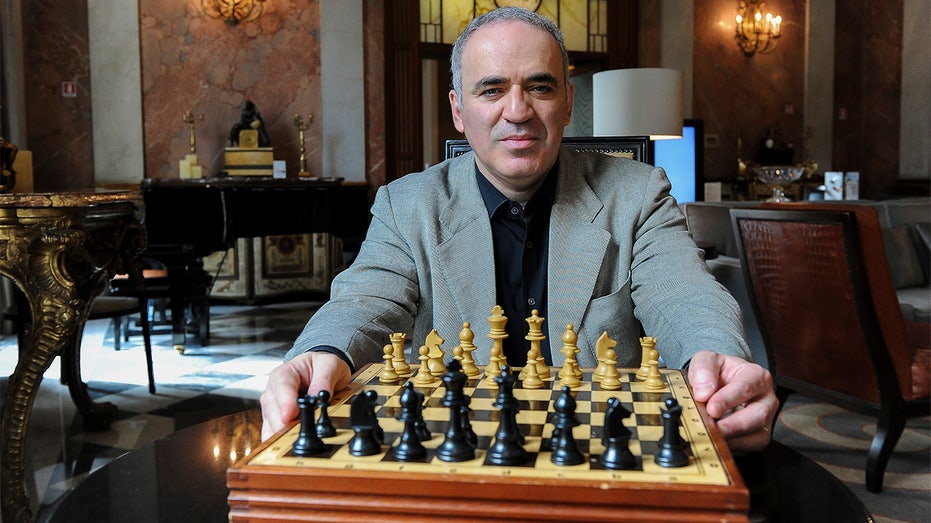 Garry Kasparov, - FIDE - International Chess Federation