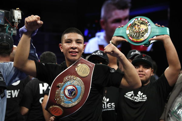 Jaime Munguia v Liam Smith