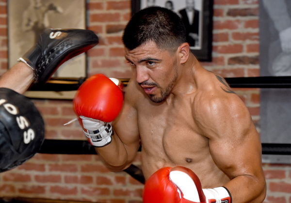 Victor Ortiz v John Molina Jr. &#8211; Media Workout