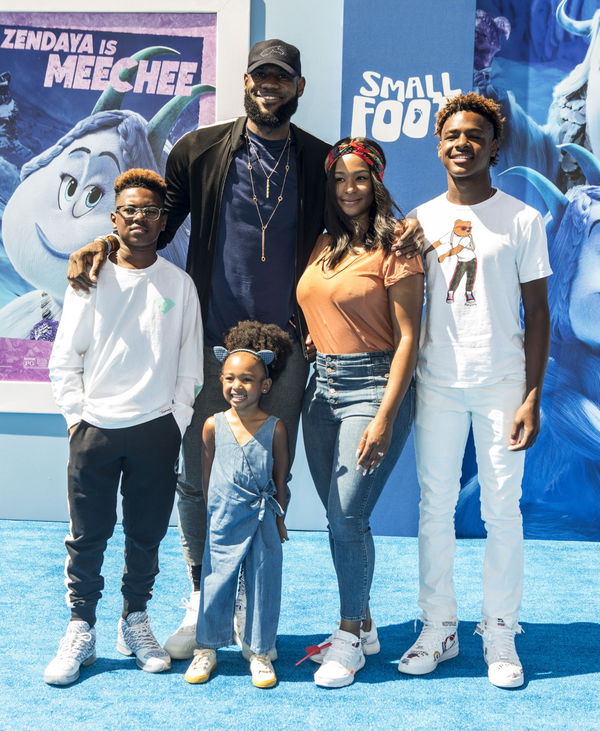 How tall is LeBron James actually? Why does he look as tall as