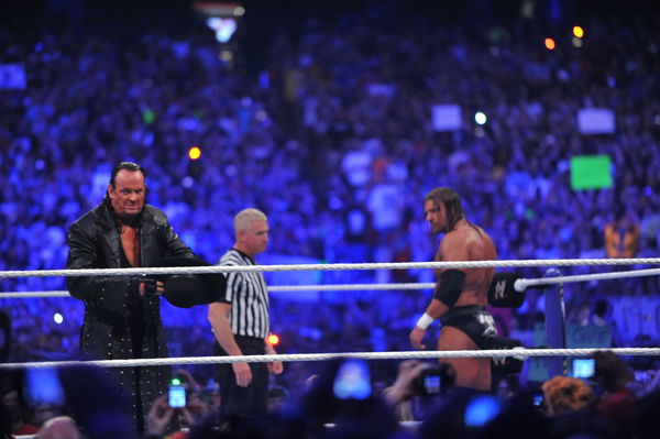 undertaker wrestlemania 27 injury