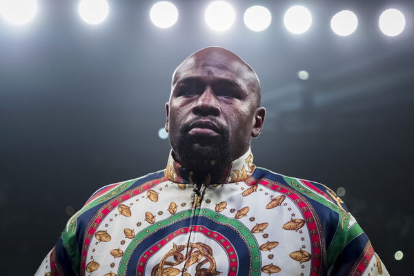 As Floyd Mayweather Jr. Steps Into Ring, He Turns It Into a Catwalk - The  New York Times