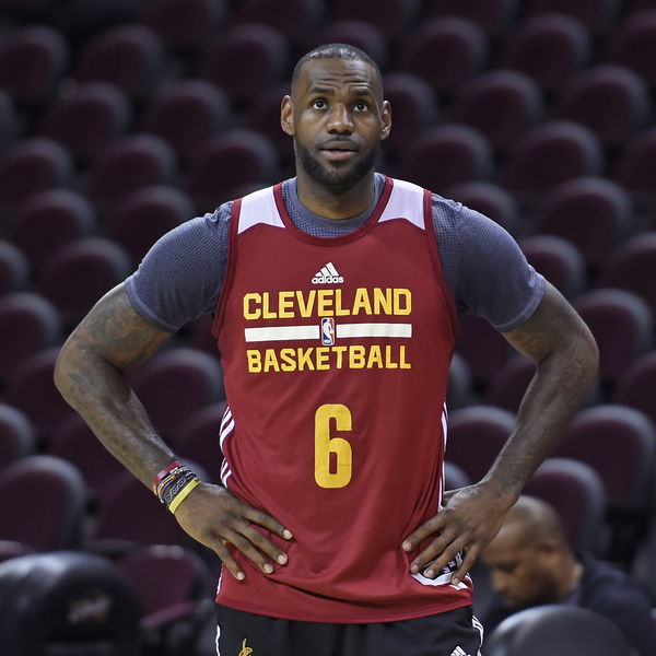 Cleveland Cavaliers&#8217; LeBron James (23) participates during a practice session before Game 3 of the NBA Finals at Quicken Loans Arena in Cleveland, Ohio, on Tuesday, June 7, 2016. (Jose Carlos Fajardo/Bay Area News Group)