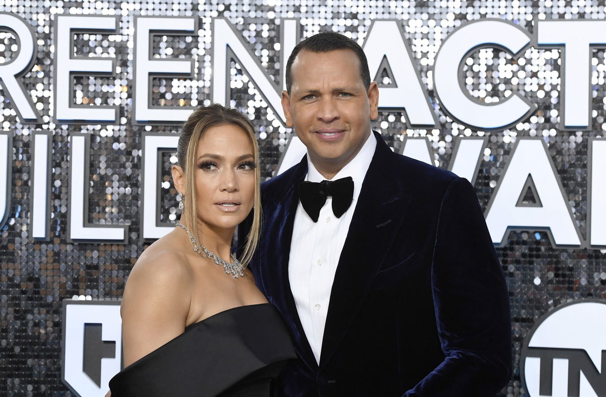 Jose Canseco brings Jennifer Lopez into his A-Rod feud