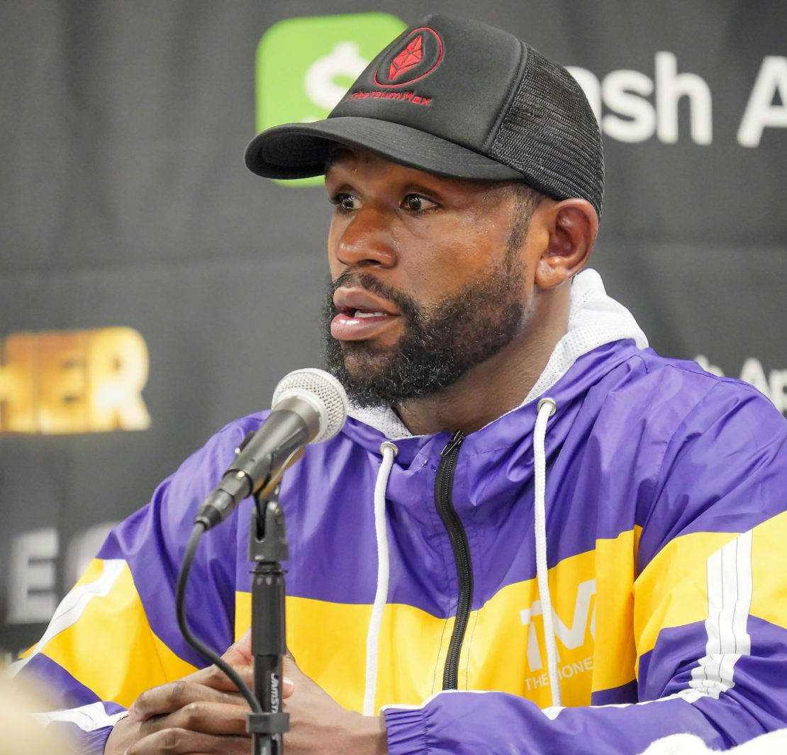 50 Cent S Rocky Dig At Floyd Mayweather Has The Internet In Stitches Essentiallysports