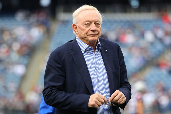 Deion Sanders and owner Jerry Jones of the Dallas Cowboys talk prior  News Photo - Getty Images