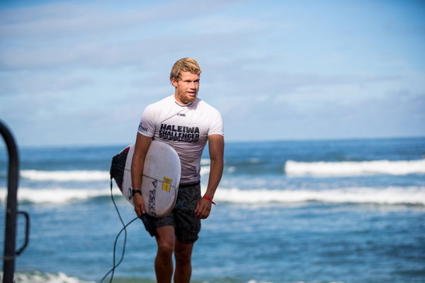 Haleiwa Challenger at Home in The Hawaiian Islands