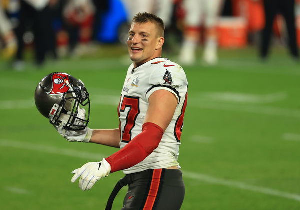 Rob Gronkowski on Bucs' struggles: 'I could definitely help out'