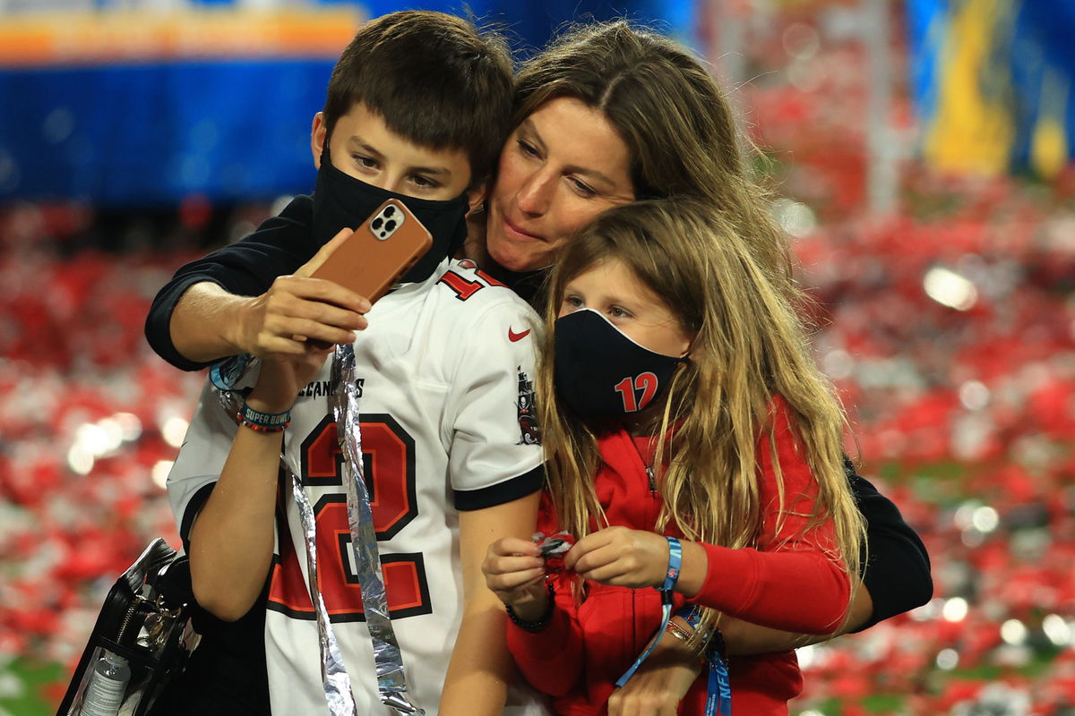 Gisele Bündchen Celebrates Tom Brady's Super Bowl Win With Family Pics - E!  Online