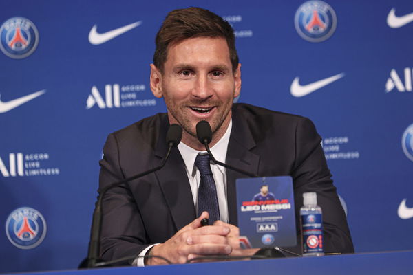 Lionel Messi &#8211; Presentation at Paris Saint-Germain