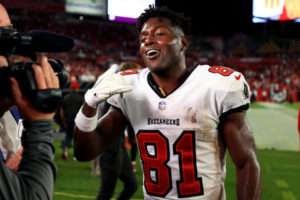 Fallen NFL star Antonio Brown strips shirt mid-game, storms off field