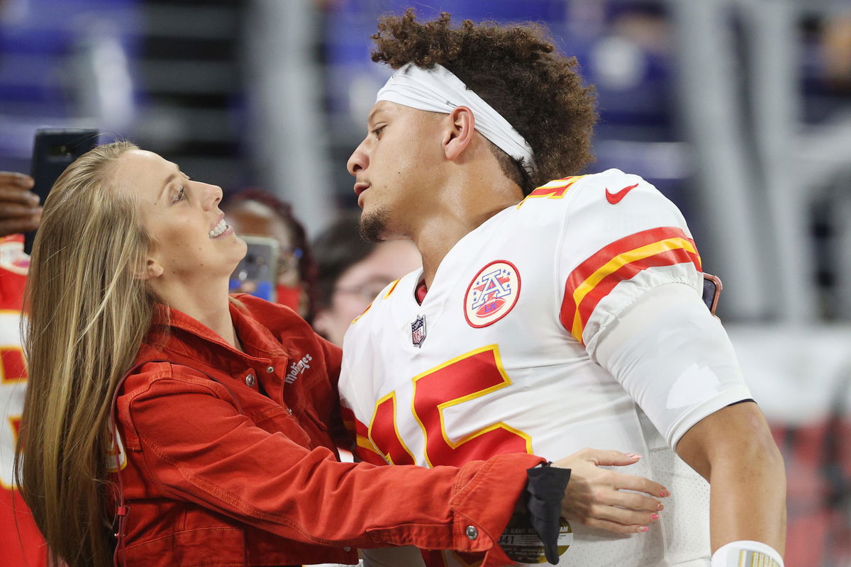 Patrick Mahomes' Wife Brittany Mathews Gives Shocking Green Energy in Neon  Mini Dress & Strappy Sandals at Miami Formula 1 Party