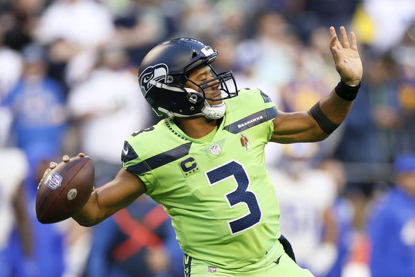 Russell Wilson leaves Broncos loss to Chiefs after frightening blow to his  head