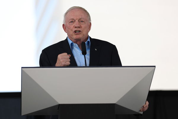 Jerry Jones compares Cowboys' Super Bowl drought to 49ers'