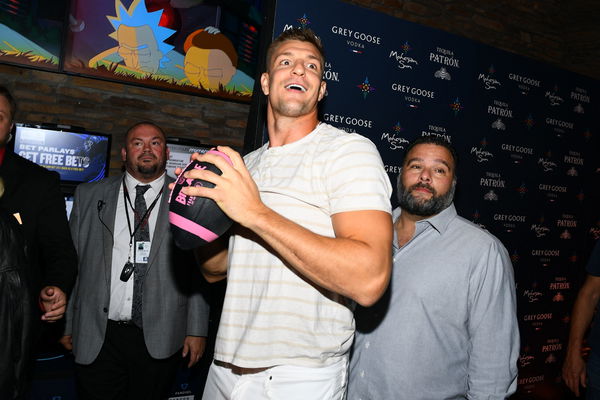 Stars at the Super Bowl: How Gronk and Shaq plan to party