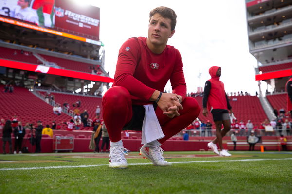 Kyle Shanahan Reacts To Jimmy G's Attention From Cheerleaders