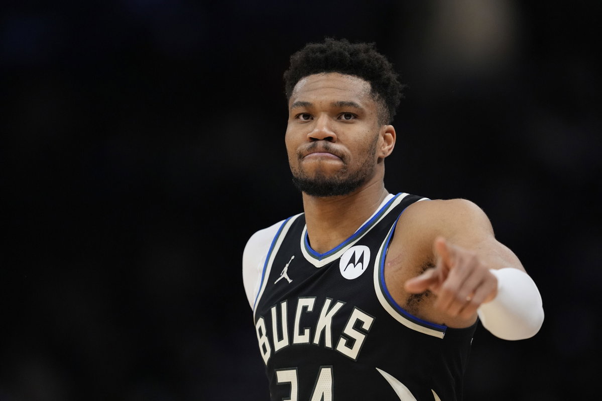 NBA Roundup: Giannis Goes Off on Kids, Pistons Eye 9-Time All-Star, Rockets vs Mavs Result and More