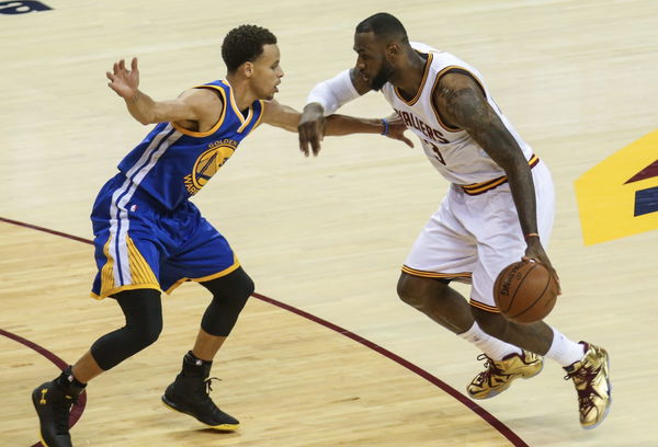 LeBron James blocks Stephen Curry and trash talks him 