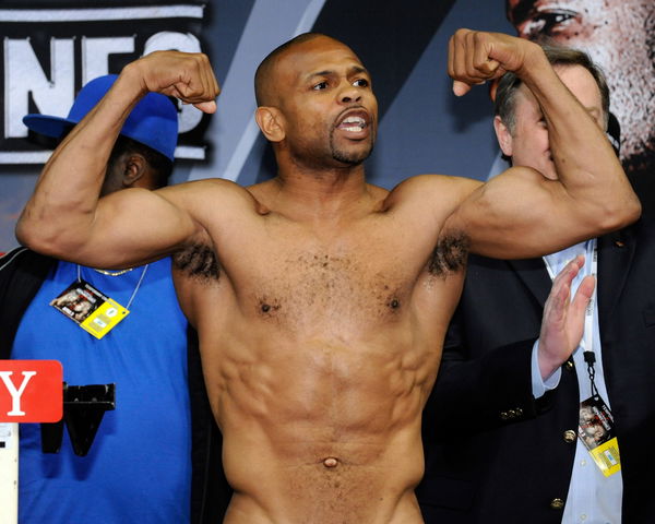 What's Wrong With Roy Jones Jr.'s Left Bicep? - EssentiallySports