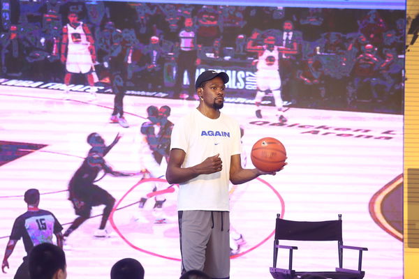 Kevin Durant tour in Taipei