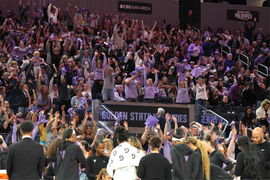 WNBA: Connecticut Sun at Golden State Valkyries