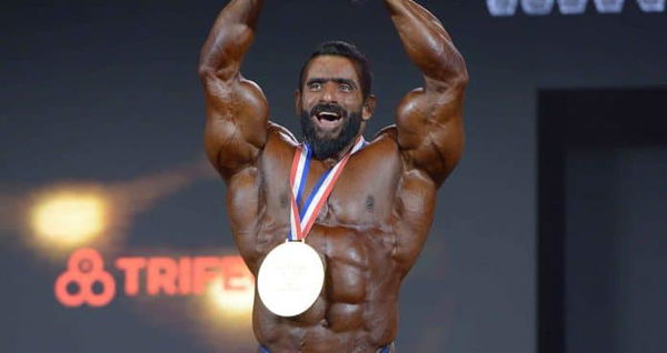 Hadi-Choopan-2022-Mr.-Olympia-Champion-696&#215;369