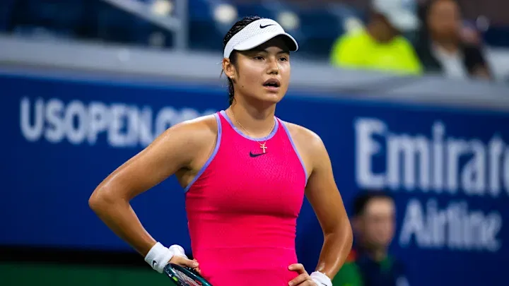 Raducanu Confronts Umpire After Bizarre Mid-Match Confusion