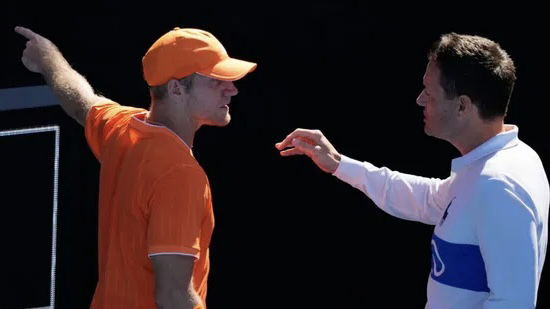 Danielle Collins Targeted by Swiatek Fans After Bizarre Prediction