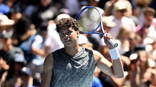 Danielle Collins Targeted by Swiatek Fans After Bizarre Prediction