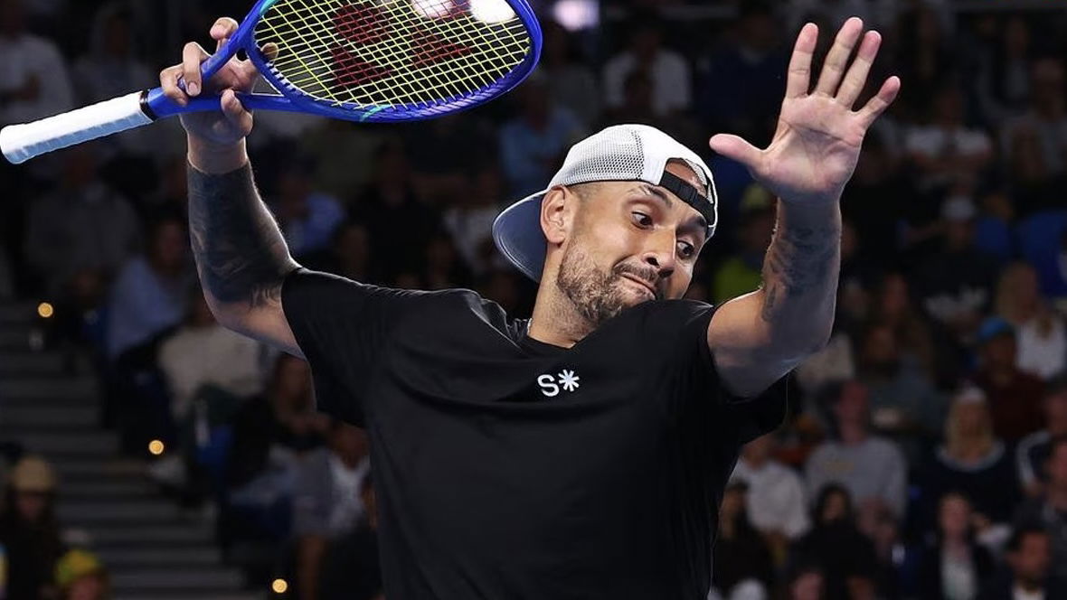 Alcaraz’s Insane Shot Leaves 15,000 Fans Roaring