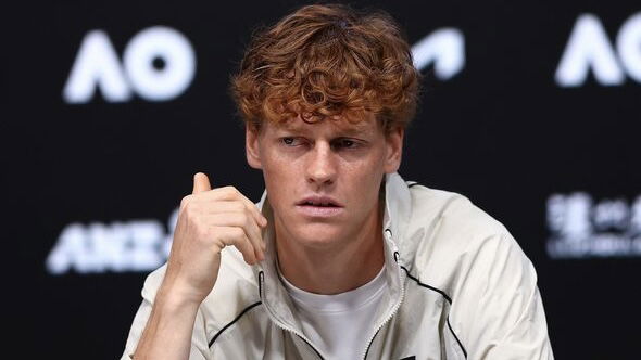 Aussie Crowd Melts as Ash Barty Responds to Agassi & Federer’s Unexpected Call