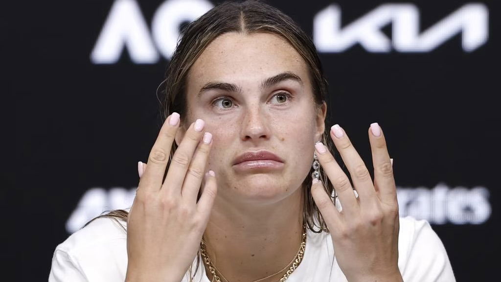 Anisimova Apologizes for Her Behavior During Match Against Pegula