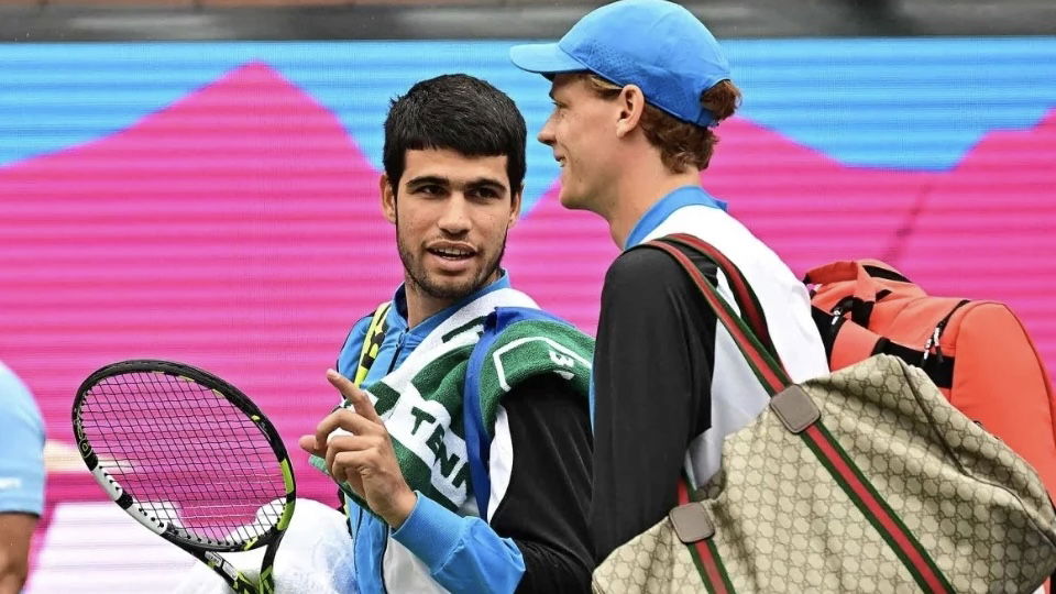 Raducanu Ditches $130K-a-Year Nike Deal to Join Federer