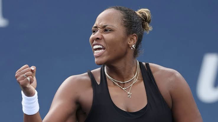 WTA Faces an Awkward Moment After Banned Russian Flag Shows Up on the Scoreboard