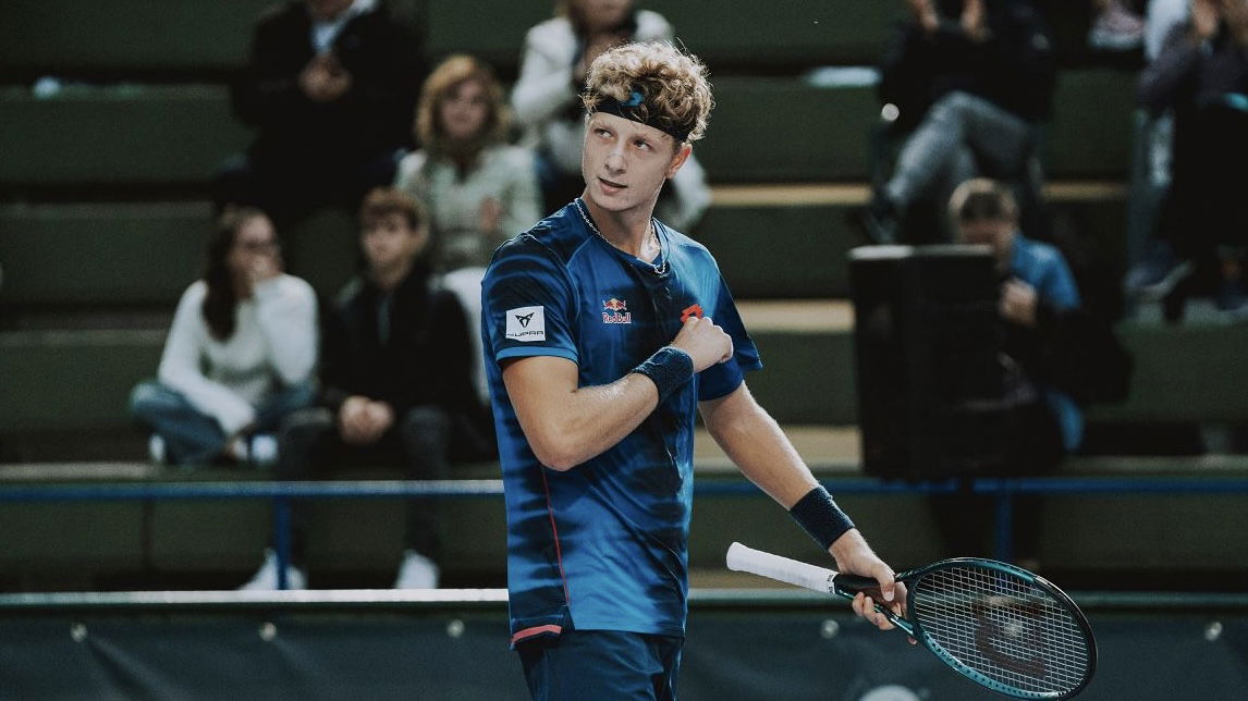 20-Year-Old Qualifier Dedicates Victory to Deceased Family Member