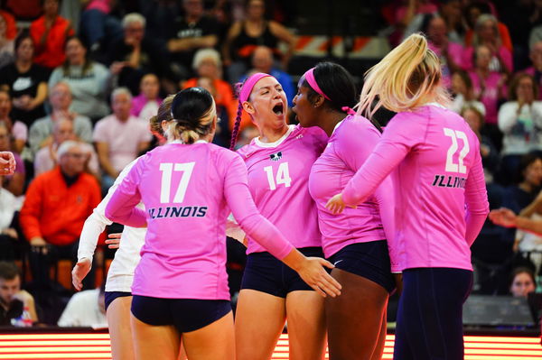 Illinois Volleyball, source- X