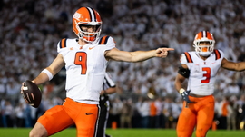 Illinois quarterback Luke Altmyer