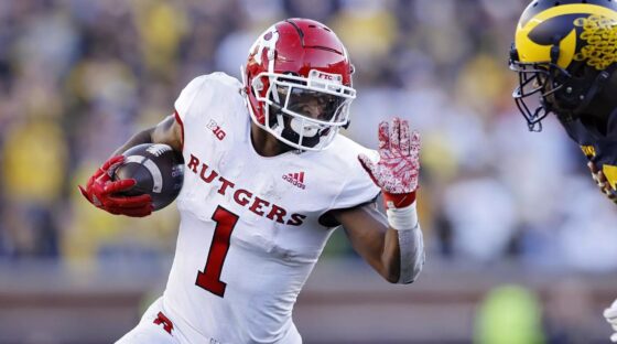 College Football Kicker’s 22-Yard Field Goal Blocked by 270lb D-Lineman