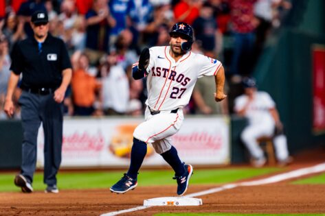 Astros Manager Sacrifices Himself in Protest Against Questionable Umpiring Amid Jose Altuve’s Decline Against Rangers