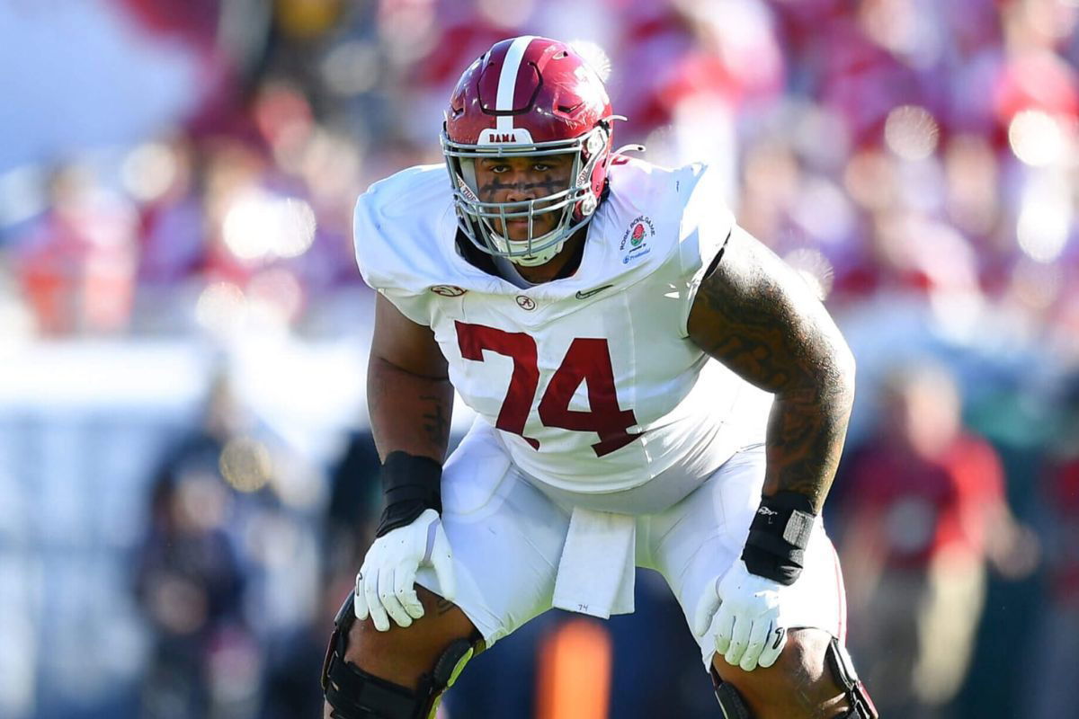 Alabama OT Faces Major Career Crossroads as ESPN Draft Expert Confirms $6B NFL Side Fate
